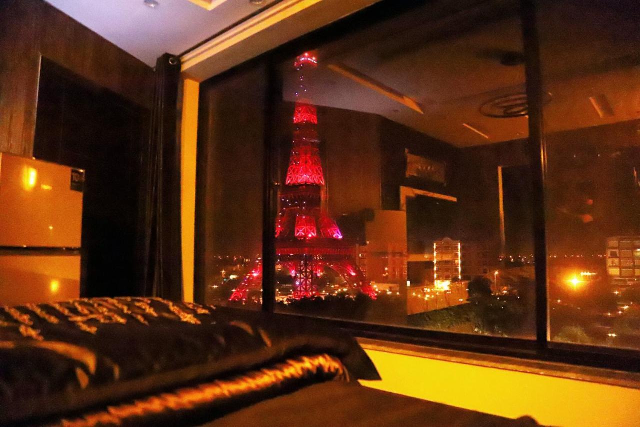 Adara Suites Lahore Eksteriør bilde