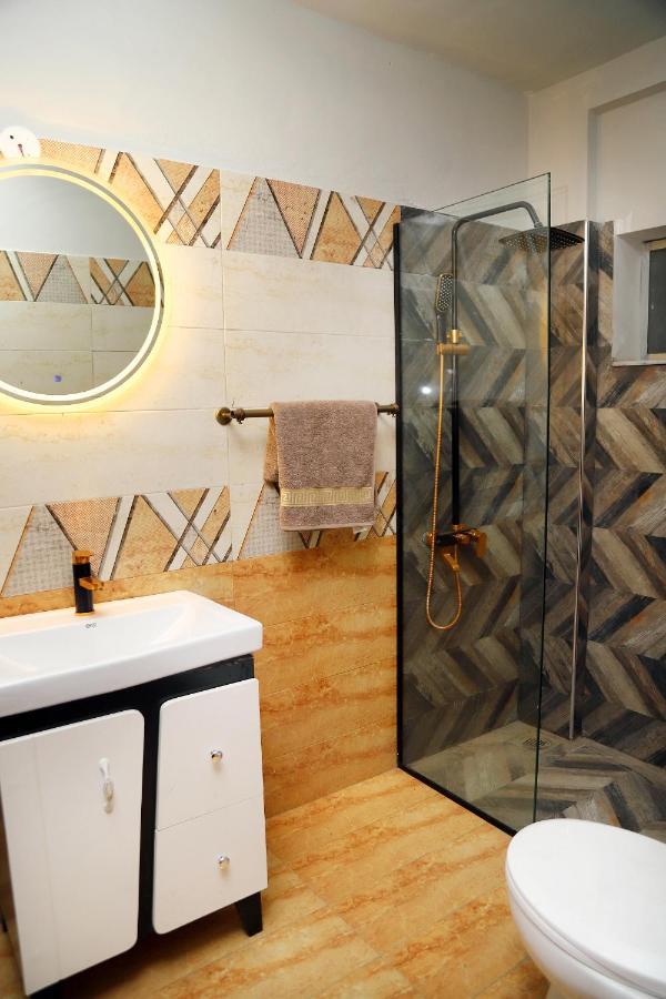 Adara Suites Lahore Eksteriør bilde