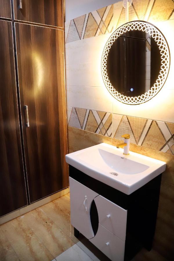 Adara Suites Lahore Eksteriør bilde