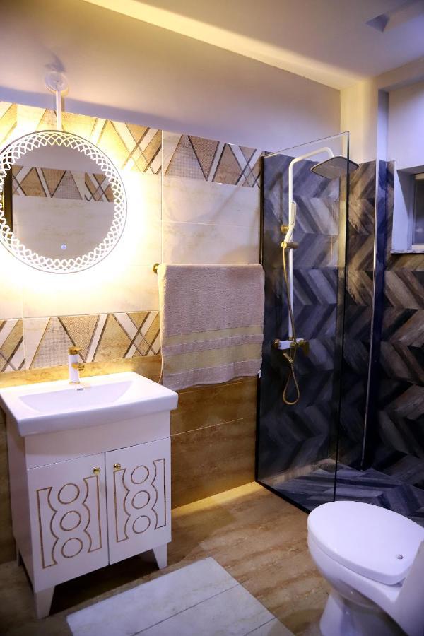 Adara Suites Lahore Eksteriør bilde