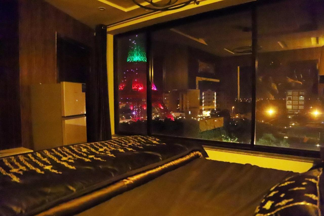 Adara Suites Lahore Eksteriør bilde